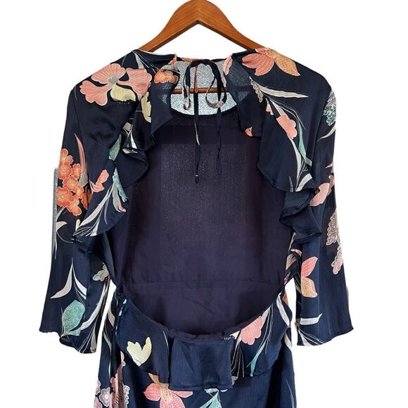 Lulus floral mini dress with open back. Size small - Picture 9 of 9